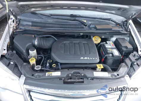 2016 Chrysler Town & Country Touring из США, поврежденный, VIN 2C4RC1BG2GR165143